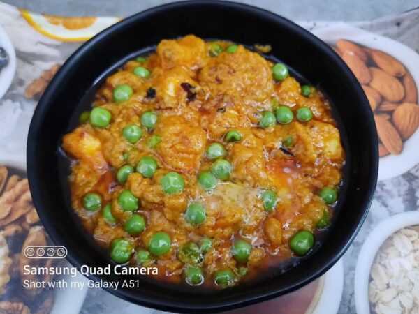 Veg Dishes-Matar Paneer-Food Basket