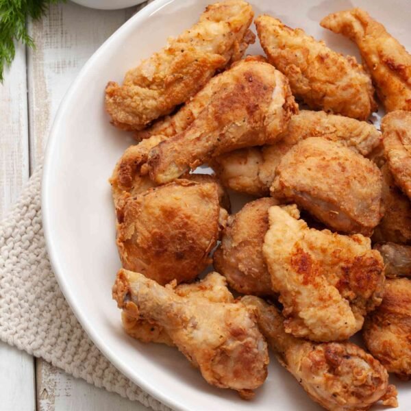 Chicken Bucket(8 pcs fried crispy chicken)-Mom's Cafe