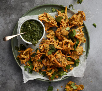 Snacks-Veg pakora-Momo Man